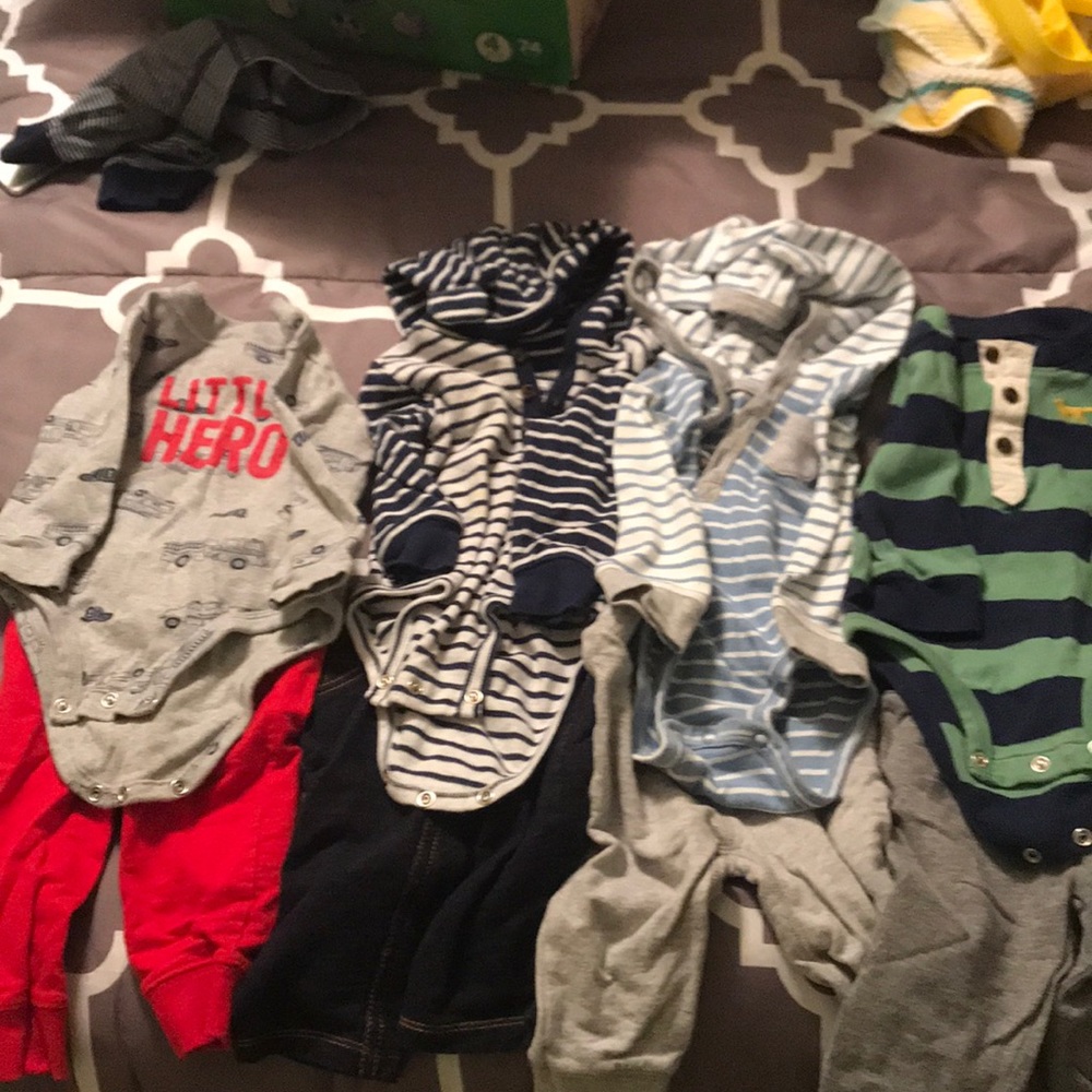 4 long sleeve Carter’s Outfits